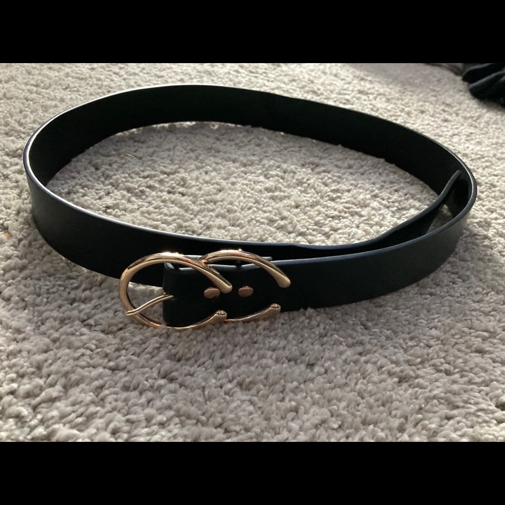 Black gold ringed belt